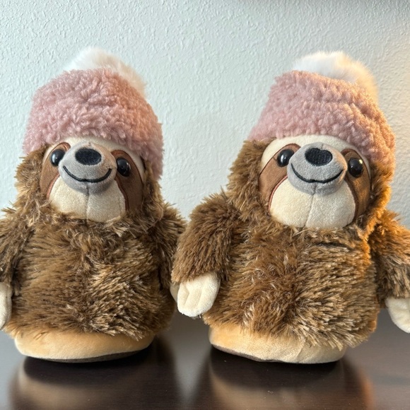 American Eagle Outfitters Tan Furry Accessory - Picture 4 of 9